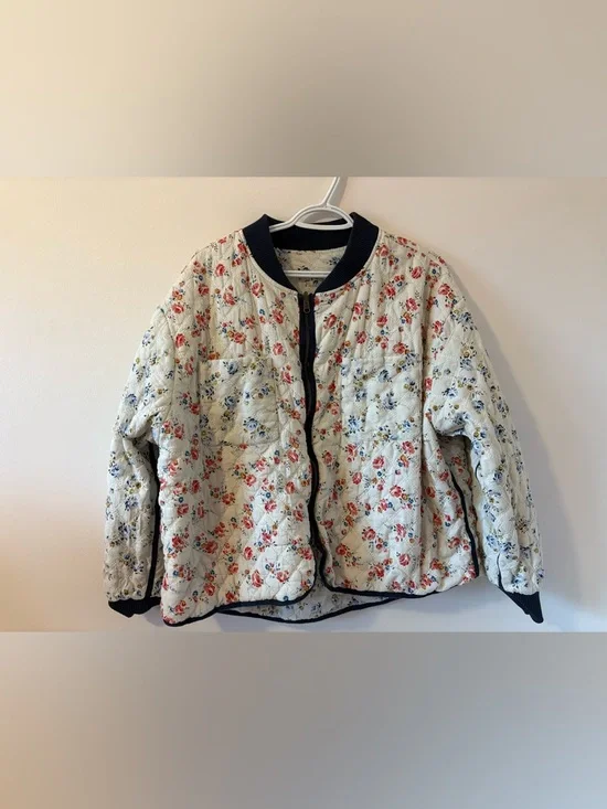 THE GREAT. THE REVERSIBLE QUILTED BOMBER - ROSE PATCHWORK Large - Picture 3 of 12